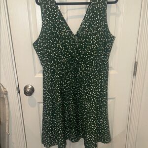 SHEIN Green V-Neck Mini Dress with Cream Heart Print